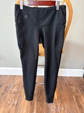 Stonewear Black Full Length leggings with Side Pockets